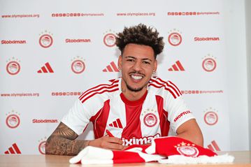 Κλέιτον: «Ανυπομονώ να βοηθήσω τον Ολυμπιακό με τα γκολ μου - Ευτυχισμένος που υπέγραψα στην καλύτερη ομάδα της Ελλάδας»