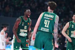 Ο "Ελ Σιντ" Σλούκας, ο Γκραντ που ντύθηκε Ναν και το καμίνι του ΟΑΚΑ που αποθέωσε τους... ξεφτιλισμένους