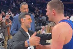 Η μεγάλη συνάντηση των Σέρβων: Ο Γιόκιτς αγκαλιά με τον Τζόκοβιτς, υπό το βλέμμα του Ντίβατς (vid)