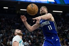 Τραυματίστηκε ο Σαμπόνις - Πόσο καιρό θα μείνει εκτός