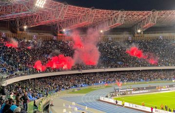 Μάχη στις εξέδρες του «Ντιέγκο Μαραντόνα» - Έπαιξαν ξύλο μεταξύ τους οι οπαδοί της Νάπολι (vid)