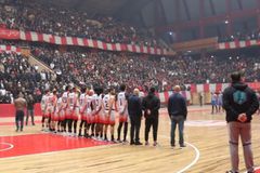 Πρώτος αγώνας μπάσκετ μπροστά σε 15.000 φιλάθλους στη Συρία μετά τον φονικό σεισμό (vid)