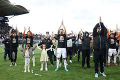 Ο Μπούσης ανακοίνωσε πριμ 200.000 ευρώ για την πρόκριση του ΟΦΗ στον τελικό