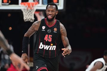 Showtime από τον Ντόντα Χολ στη Λιόν: Δύο καρφώματα που άλλαξαν τον ρυθμό (vid)