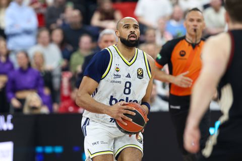 Χόρτον-Τάκερ: «Είμαι ο καλύτερος - Σέβομαι τον Ναν, αλλά πηγαίνω κατευθείαν πάνω του»