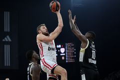 Άλμα κορυφής για τον Ολυμπιακό με σούπερ Βεζένκοφ