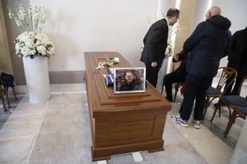 Το τελευταίο αντίο στον Βασίλη Γκούμα