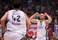 O γιος του πρώην μπασκετμπολίστα Σαβάνοβιτς είναι συμμαθητής με τον 14χρονο μακελάρη του Βράτσαρ