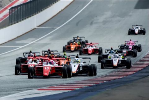 Δείτε πώς έγραψαν ιστορία τα κορίτσια της F1 Academy (vid)