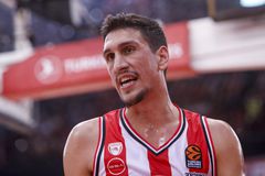 Εξαιρετικά αμφίβολος ο Λαρεντζάκης για το Game 5 με την Μπαρτσελόνα στην Ισπανία