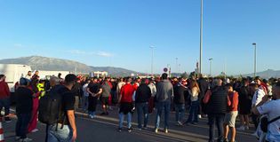 Το Sportal μετέφερε ζωντανά το ρεπορτάζ από την άφιξη της αποστολής του Ολυμπιακού στο «Ελ. Βενιζέλος» - Αποθέωση για παίκτες και Μεντιλίμπαρ (vid)