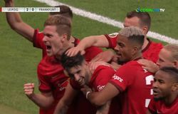 Φοβερή ενέργεια από τον Ενκουνκού, εξαιρετικό πλασέ του Σομποζλάι και 2-0 για τη Λειψία (vid)