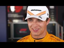 Νόρις: «Δεν έχω ιδέα πώς κατέληξα εδώ, μου ταιριάζουν τέτοιες συνθήκες»