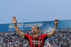 Οι οπαδοί της Μίλαν λένε αντίο στον «Θεό» τους Ζλάταν Ιμπραϊμοβιτς – Επιμονή από τη Μόντσα