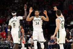 Το Μιλγουόκι θέλει να προσθέσει εμπειρία δίπλα στον rookie κόουτς Έιντριαν Γκρίφιν - Τα σενάρια ανταλλαγών και οι στόχοι