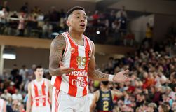 Ο Ερυθρός Αστέρας επικράτησε της Παρτίζαν στον πρώτο τελικό με σούπερ Νταβίντοβατς και Ντος Σάντος