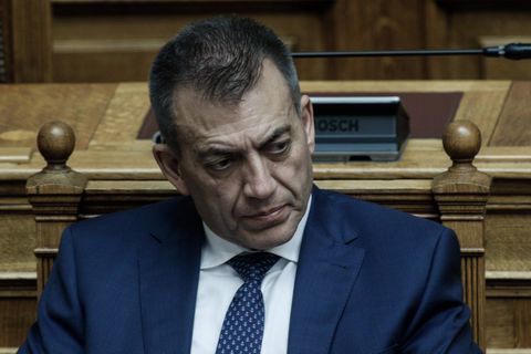 Βρούτσης: «Δεν θα υπάρξει επίπτωση στην ομάδα που θα απουσιάσει, αλλά θα διακοπεί το πρωτάθλημα»