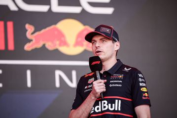 Φερστάπεν: «Δεν χρειάζεται να μιλήσω με τον Ράσελ για το περιστατικό»