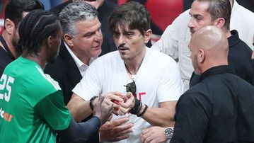 Γιαννακόπουλος: Αρνείται συνάντηση με Αγγελόπουλους μετά τα γεγονότα στο ΣΕΦ (pic)