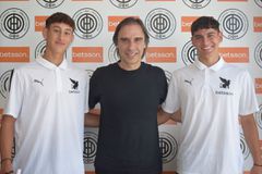 Επαγγελματικά συμβόλαια με τον ΟΦΗ υπέγραψαν οι Σιτμαλίδης και Κοντεκάς