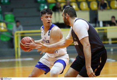 Μπαζίνας: «Θέλουμε να βελτιωθούμε για το Eurobasket U20, να στηρίξει ο κόσμος την προσπάθεια»