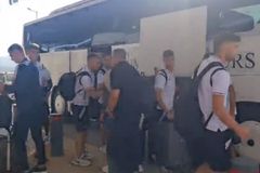 Η αναχώρηση της αποστολής του ΠΑΟΚ για το βασικό στάδιο της προετοιμασίας (vids)