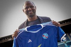 Ο Βιεϊρά ανακοινώθηκε από το Στρασβούργο