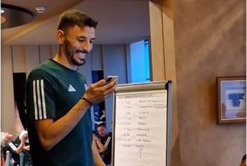 Στο γυμναστήριο με «Παράλληλη Αγάπη» ο Παναθηναϊκός - Τραγούδησε στα ισπανικά ο Μλαντένοβιτς (vid)