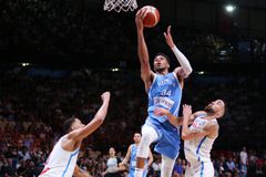 Η άχαστη εμφάνιση του «διαστημικού» Γιάννη Αντετοκούνμπο κόντρα στη Δομινικανή Δημοκρατία! (vids)