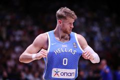 Ουόκαπ στο Sportal: «Δεν έγινα σουτέρ, απλά με Αντετοκούνμπο - Καλάθη στο παρκέ βρίσκεις πολλά ελεύθερα σουτ»