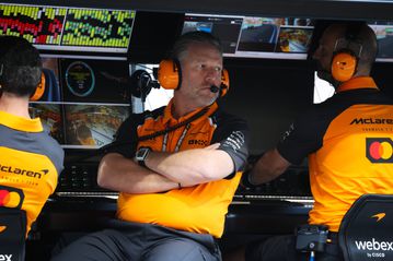 Στη McLaren ανησυχούν για την πιθανότητα μετακίνησης του Φερστάπεν στη Mercedes