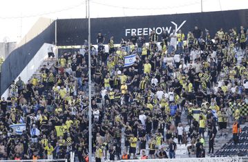 Συλλήψεις οπαδών της Μπεϊτάρ που πέταξαν πυροτεχνήματα έξω από το ξενοδοχείο του ΠΑΟΚ