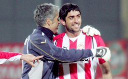 Οι 13+2 παίκτες που έβγαλαν τα πράσινα και φόρεσαν τα ερυθρόλευκα πριν τον Αλεξανδρόπουλο