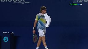 Τσιτσιπάς - Ίσνερ | Καθαρίζει με άνεση το πρώτο σετ ο Στέφανος