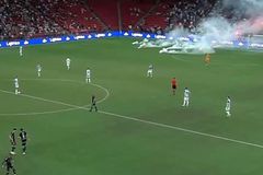 Χάος στην Αλβανία: Καπνογόνα και συγκρούσεις οπαδών πριν τη σέντρα στο Τίρανα - Μπεσίκτας (vid)