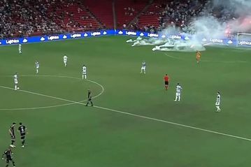 Χάος στην Αλβανία: Καπνογόνα και συγκρούσεις οπαδών πριν τη σέντρα στο Τίρανα - Μπεσίκτας (vid)