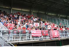 Έντονη η παρουσία των φίλων του Ολυμπιακού στο φιλικό με την Ντεν Χάαχ