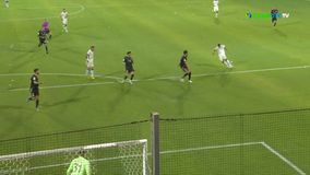 Ο Βούρος απομάκρυνε το σουτ του Ζίβκοβιτς