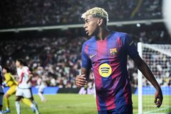 Ο Γιαμάλ «τραβάει» τα βλέμματα με τη φανέλα του Μέσι (vid)