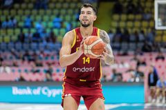 Γουίλι Ερνανγκόμεθ: «Θα είναι "πόλεμος" το ματς με την Ελλάδα» (vid)