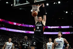 Η Γερμανία έκανε -ξανά- πάρτι κόντρα στη Φινλανδία και πήρε το ντέρμπι πρωτιάς