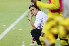 Ο Αλμέιδα έχει να δείξει στους παίκτες της ΑΕΚ δυο βίντεο