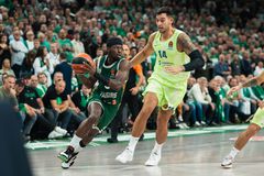 Στους υποψήφιους αντικαταστάτες του Λαπροβίτολα ο Φρανσίσκο - Ποιον παίκτη της Παρί σκέφτεται η Μπάρτσα