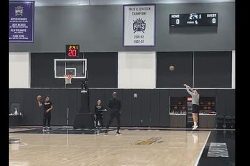 Ο «on fire» Βεζένκοφ ευστοχεί σε 11 σερί τρίποντα στην προπόνηση των Κινγκς (vid)