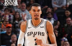 Ουεμπανιαμά: Η εμφάνιση καριέρας κόντρα στους Νικς του στοίχισε... 25.000 δολάρια!