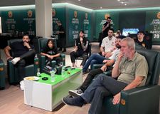 Οι φίλοι του Παναθηναϊκού βλέπουν τον αγώνα με την Μπαρτσελόνα μαζί με τους Βιλντόζα και Παπαπέτρου (pic)