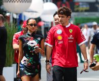 Ο Λεκλέρ ετοιμάζεται να ντυθεί γαμπρός (pics)