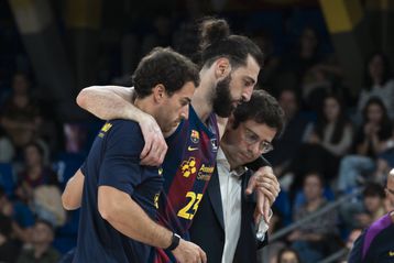 Διπλό «χτύπημα» για την Μπαρτσελόνα: Τραυματίστηκε ο Σενγκέλια στην ήττα από την Μούρθια - Το διάστημα που αναμένεται να μείνει εκτός