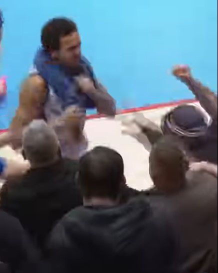 Απίστευτο περιστατικό στην Ουγγαρία: Πρώην παίκτης Προμηθέα και Λαυρίου γρονθοκόπησε οπαδό