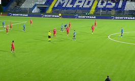 Ανατριχιαστικό βίντεο: Η στιγμή που λήγει το ματς στη Σερβία λόγω θανάτου του Ζίζοβιτς